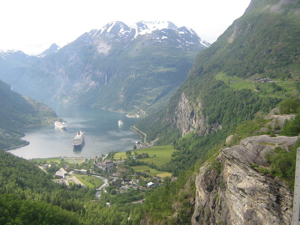 Eidsdal Camping Og Feriehus エクステリア 写真