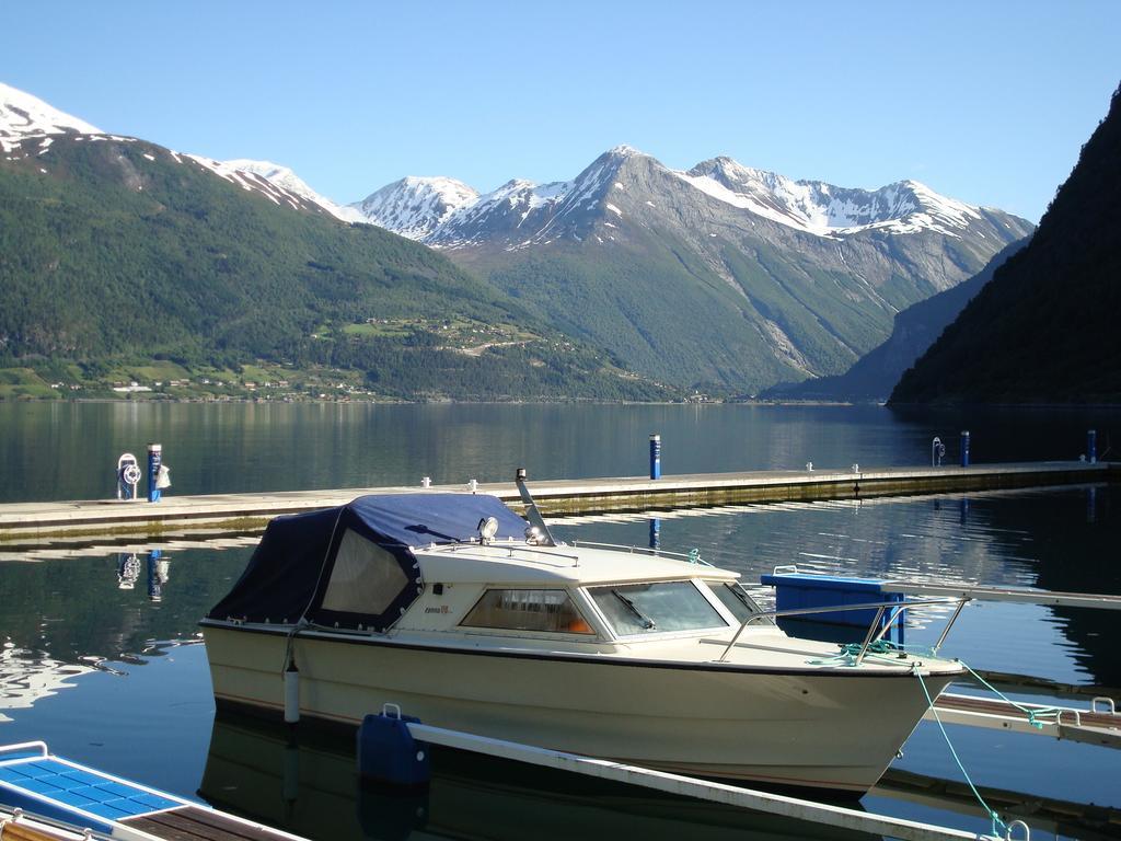 Eidsdal Camping Og Feriehus エクステリア 写真